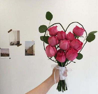 红娘牵线搭桥,促成美满良缘,或许这就是真正的爱情!