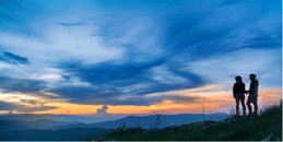 这些信号表明了男人对你是否动情_www.17xiangqinwang.com (一起相亲网)